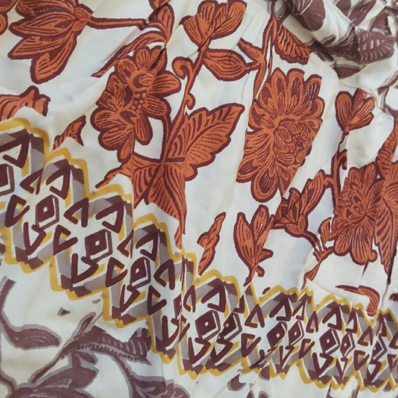 FINAL SALE 🆕Boho floral skirt - Picture 3 of 3